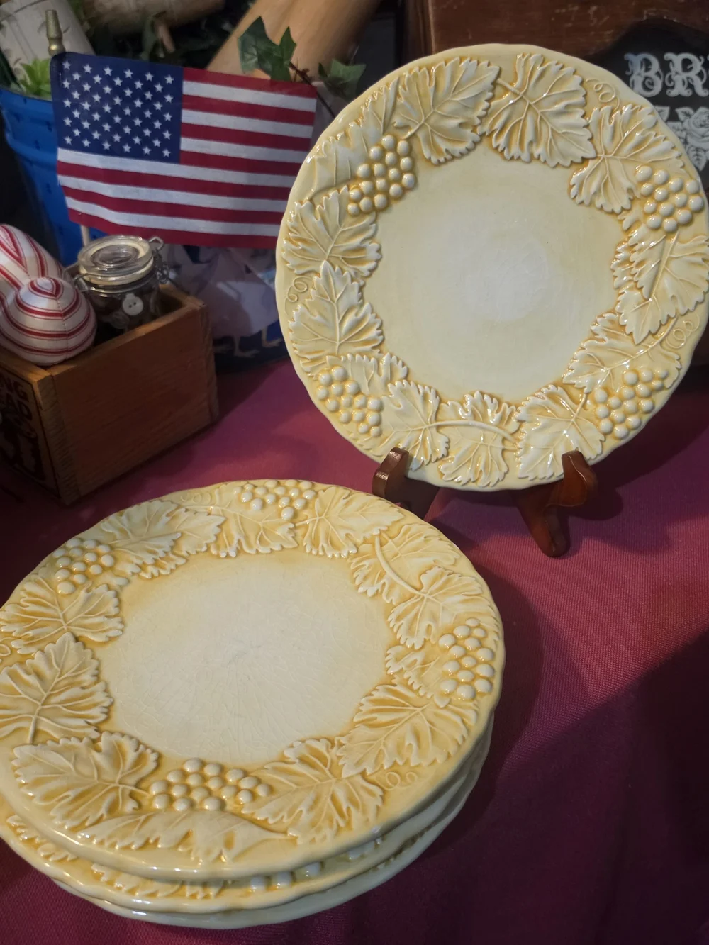 Williams Sonoma Yellow Salad Plates NAPA Saffron Grapes Made In Italy Set Of 4